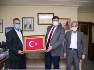 Başkan Oğuz’dan “siyasi nezaket” ziyaretleri