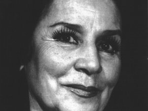 Tiyatro Oyuncusu Handan Ertuğrul hayatını kaybetti