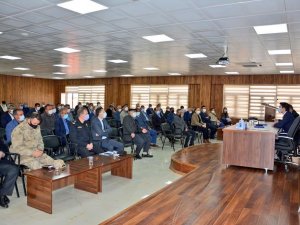 Ergani’de muhtarlarla pandemi toplantısı düzenlendi