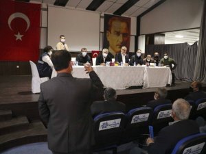 Büyükşehir Karacasulu muhtarlarla buluştu