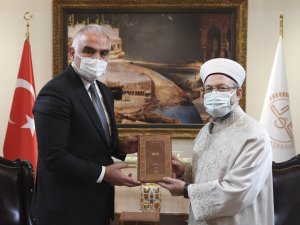 Kültür ve Turizm Bakanı Ersoy’dan Diyanet İşleri Başkanı Erbaş’a geçmiş olsun ziyareti