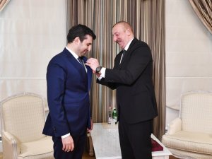 Azerbaycan Cumhurbaşkanı Aliyev’den Selçuk Bayraktar’a madalya