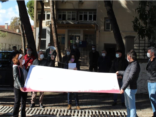 Aydın Milli Eğitim’de skandal karar; 65 yıllık ağaçlar "otopark" için kesildi!