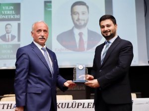 Başkan Öztekin’e ’En İyi Yerel Yönetici’ ödülü
