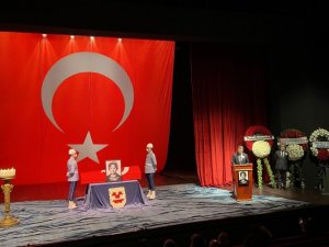 Handan Ertuğrul için Muhsin Ertuğrul Sahnesi’nde bir tören düzenlendi