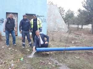 Altıntaş’ta içme suyu hattı yenileme çalışmaları