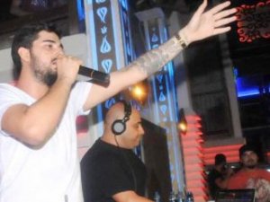 İdo Gece Kulübünde Eğlenen Tatilcilere Halay Çektirdi