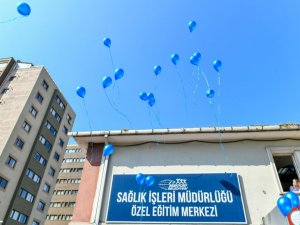 Otizm Farkındalık Günü’nde mavi balon uçurdular