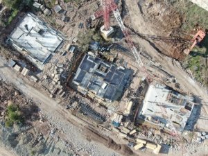 İzmir’de depremzedeler için yapılan TOKİ konutlarında çalışmalar sürüyor