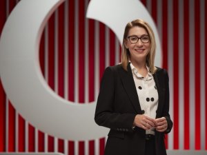 Vodafone, teknoloji-insan işbirliğine dikkat çeken yeni marka kimliğini duyurdu