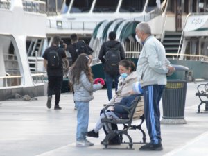 Kısıtlamadan muaf olanlar ve turistler korona virüsü unuttu
