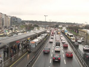 İstanbul’da kısıtlama bitti, trafik yoğunluğu yüzde 75’i aştı