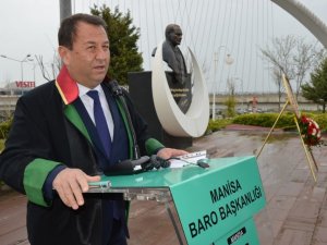 Avukatlar, etkinliklere harcayacakları parayı vakfa bağışladı