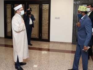 Diyanet İşleri Başkanı Erbaş, Somali Din ve Evkaf Bakanı Roble ile bir araya geldi