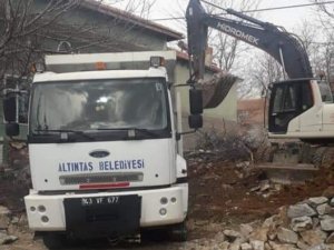 Metruk binalar ykılıyor