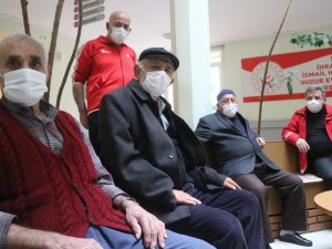 Çok yüksek riskli iller arasındaki Sivas’ta huzurevine Covid-19 uğramadı