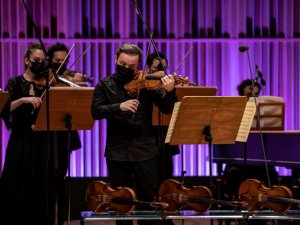 Vivaldi’nin ’Dört Mevsim’ eseri dört farklı kemanla ses buluyor