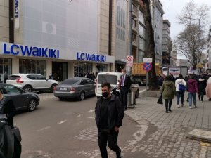 Zonguldak’ta tedirgin eden kalabalık