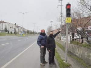 Kavşaklara motosiklet uyarı levhası