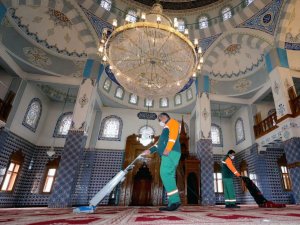 Çankaya’da camilere Ramazan temizliği
