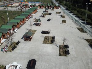 Hünerli eller çarşısı yeni yerinde hizmet vermeye başladı