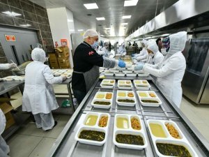 Ramazan ayında öğünlerde tüketilen miktara dikkat