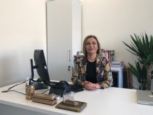 Prof. Dr. Yalçın, "Gereksiz kozmetik uygulamaları önemli sorunlara yol açıyor"