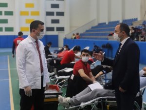 Gençlik Spor’un kan bağışından sonra 110 ünite kan 330 kişiye hayat olacak