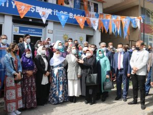 Diyarbakır’da AK Parti’ye dev katılım: 400 kişi AK Parti’li oldu