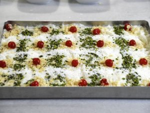 İftar sofralarının vazgeçilmezi güllaç raflarda yerini alıyor