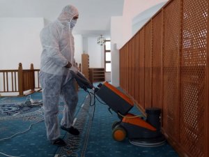Büyükçekmece’nin camilerinde Ramazan temizliği yapıldı