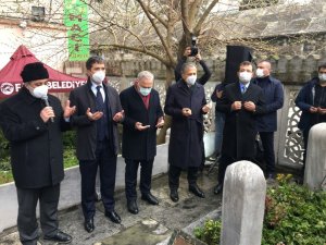 (Düzeltme) Mimar Sinan kabri başında anıldı