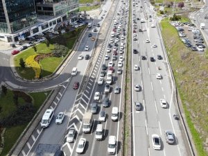 İstanbul’da kısıtlama öncesi trafik yoğunluğu erken başladı
