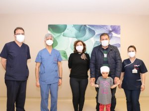 Halsizlik ve baş ağrısı için doktora götürülen küçük kızın beyninde kist çıktı