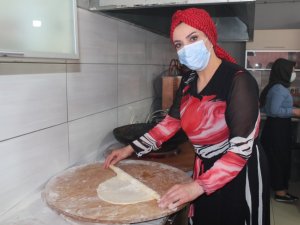KOSGEB desteğiyle açtığı iş yerinde müzik tutkusundan vazgeçmedi