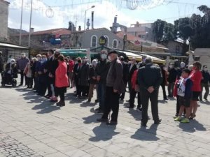 Atatürk’ün Foça’ya gelişinin 87. yılı törenlerle kutlandı