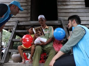 TDV tarafından Ramazan ayında 36 ülkede 90 bin Kur’an-ı Kerim hediye edilecek