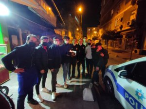 Beyoğlu’nda kavga ihbarına giden polise pasta sürprizi