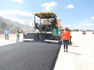 20 bin metrekare alana 5 bin ton sıcak asfalt serilecek