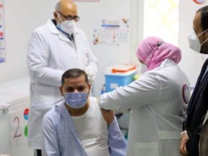 Libya’da korona virüse karşı aşılama başladı