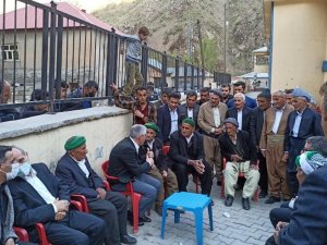 Başkan Özbek sınır köylerini ziyaret etti