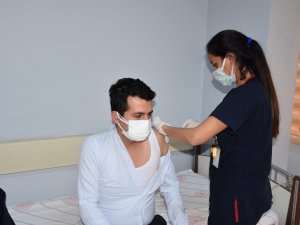 Van’da korona virüs aşılama çalışmaları devam ediyor