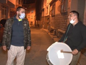 İstanbul’da Ramazan davulcusundan ‘korona virüs bestesi’