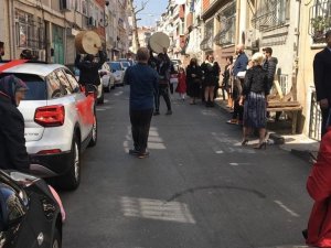 Fatih’te gelin alma töreninde korona virüs unutuldu