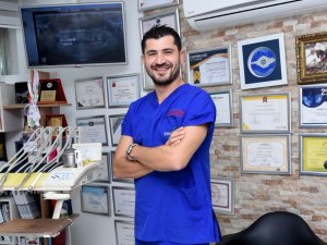 (Güncellendi) Dr. Şimşek: “İmplant sonrası ağrı, diş çekiminden farksız”