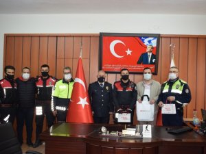 Salihli’de motorize ekiplere güneş gözlüğü jesti