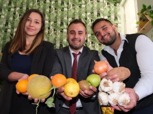 Bunlar da üniversiteli manav
