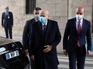 MHP lideri Bahçeli: "(104 amiralin imza attığı bildirinin yayımlanmadan önce değiştirilmesiyle ilgili iddialar) Madem öyleydi, 104 kişiden birisi çıkıp da bu bildiriyi niçin inkar edemedi? İmza attığım metin bu değildir