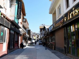Kuşadası’nın turistik çarşılarında çalışmalar tamamlanıyor