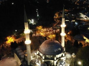 Eyüpsultan Camii bu yılda ilk iftarda boş kaldı